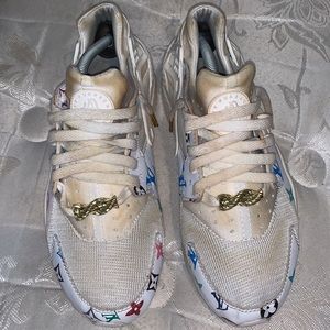 Beat LV huaraches